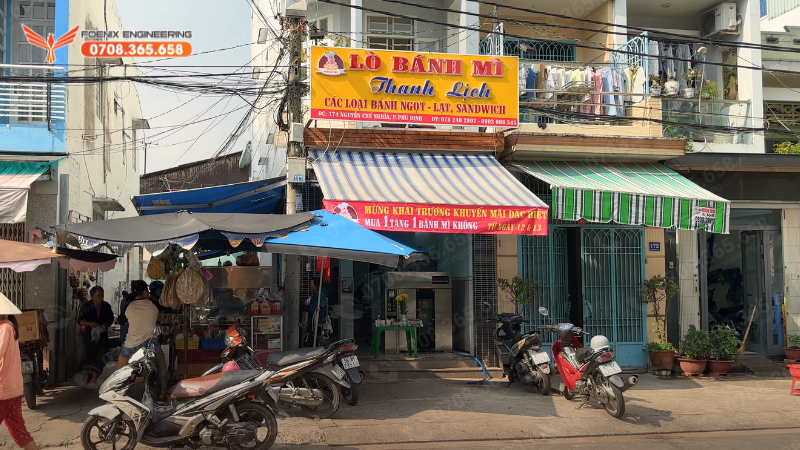 Chàng trai 2k mở lò bánh mì khởi nghiệp kết hợp xe đẩy bánh mì của mẹ