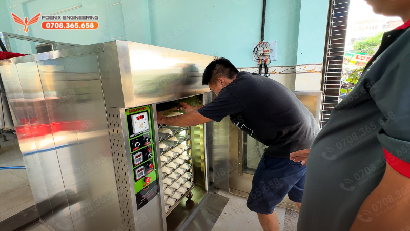 Gen Z mở lò bánh mì kết hợp xe bánh mì ~1000 ổ/ngày của mẹ 49 Kinh nghiệm khởi nghiệp lò bánh mì