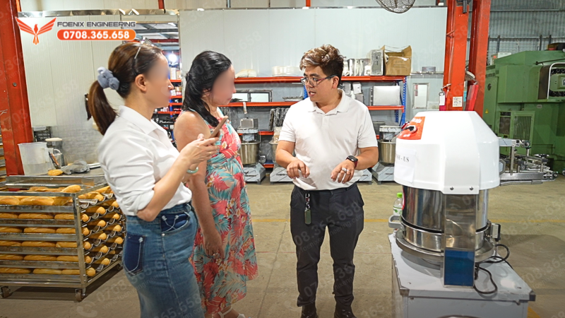 Trải nghiệm chạy thử dây chuyền làm bánh mì